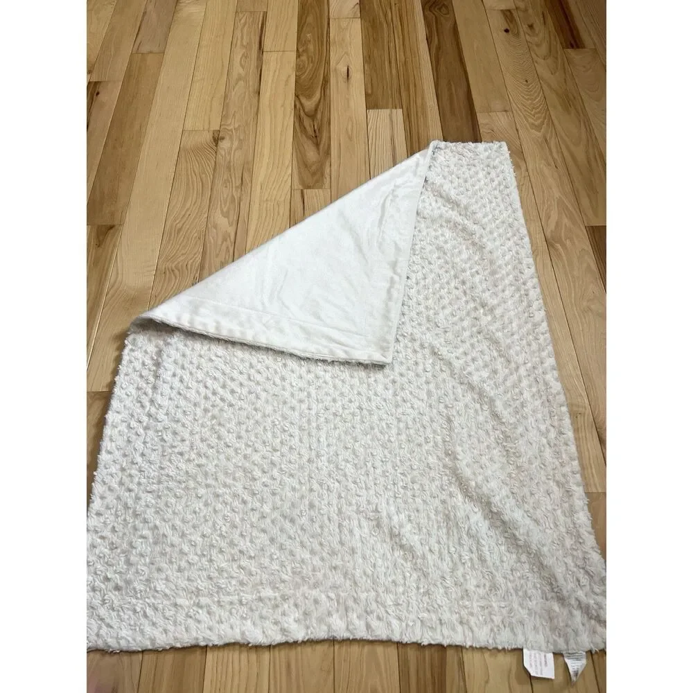 Thro by Marlo Lorenz‎ Green Plush Fuzzy Soft Cream Baby Blanket